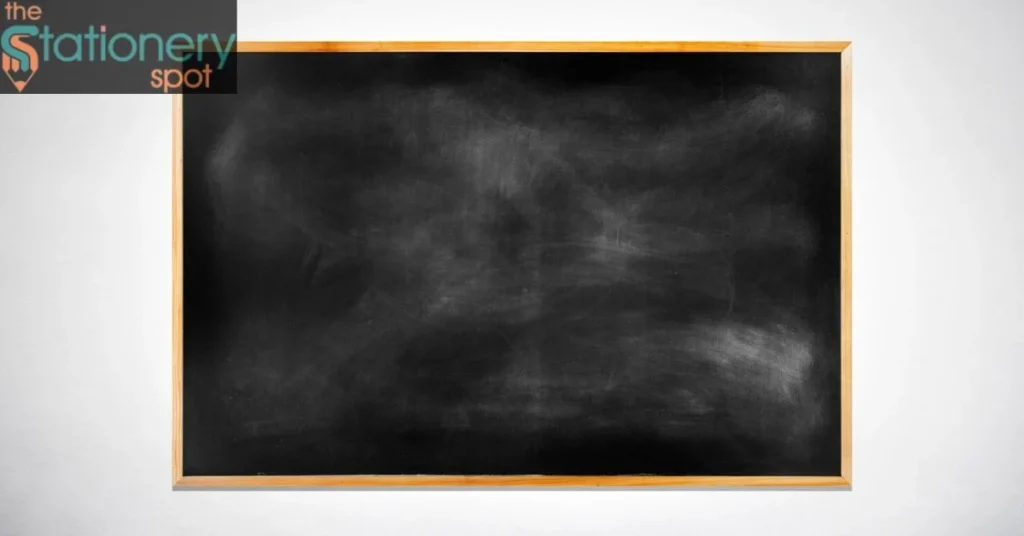 whiteboard vs blackboard classroom