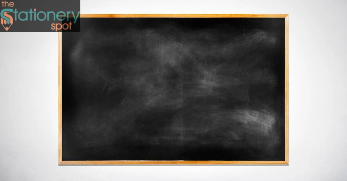 whiteboard vs blackboard classroom