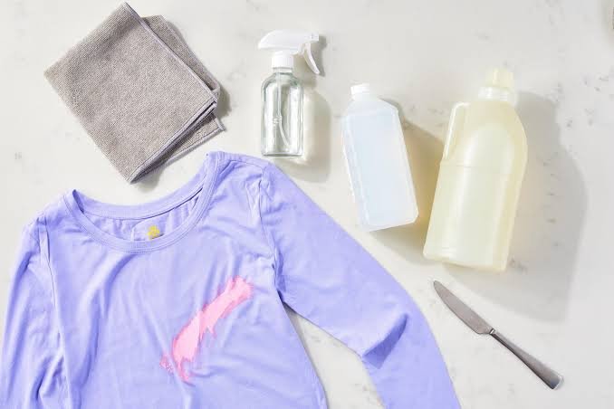 How to Remove Acrylic Paint from Clothes